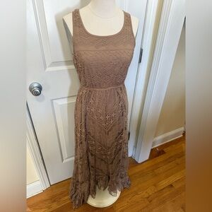 Solitaire Sleeveless Lace Midi Dress in Brown